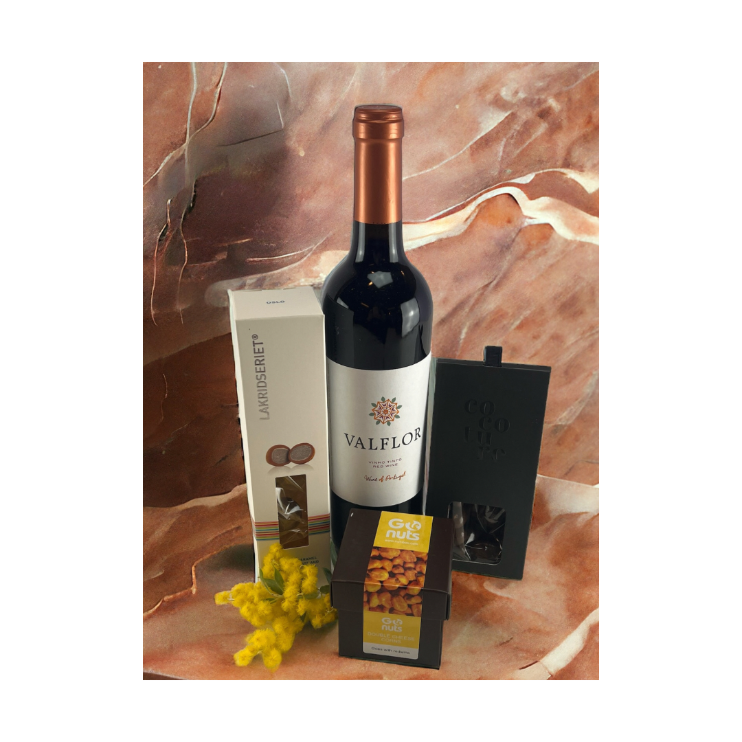 Gavekurv m. Rødvin, Lakrids, chokolademandler og Cheese corns