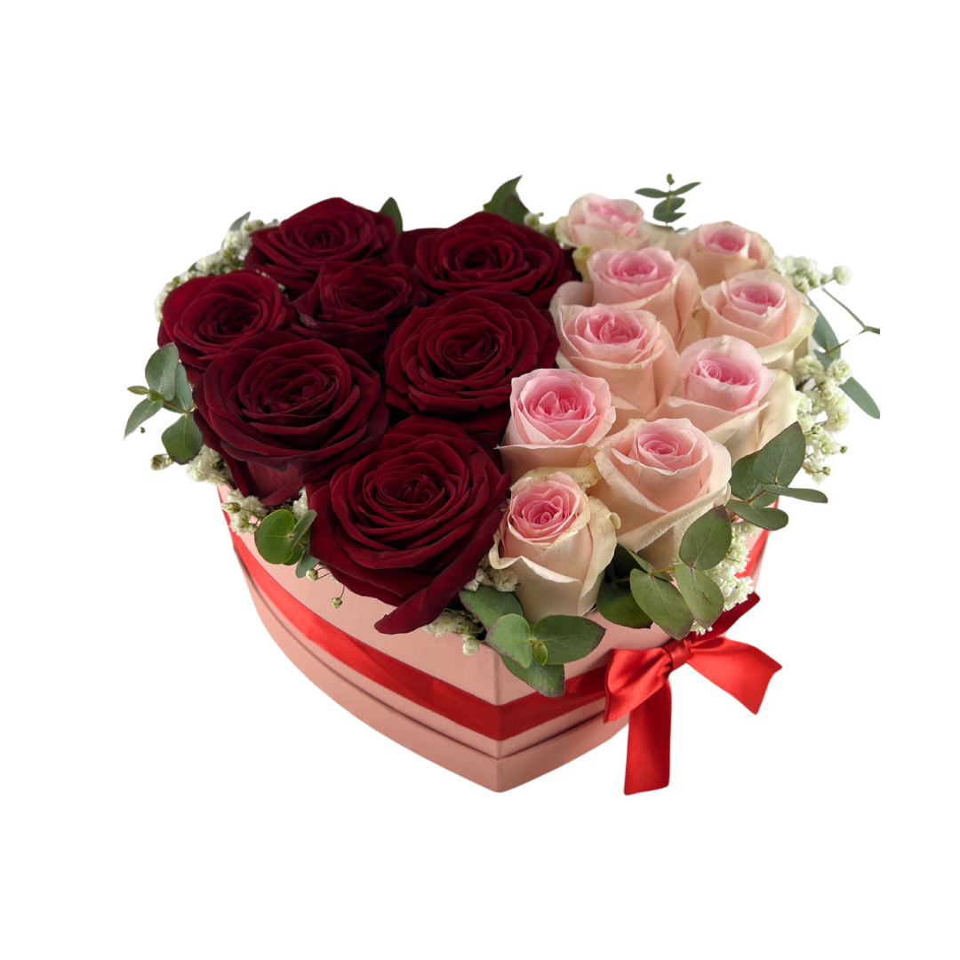Hjerteformet Æske med rød og lyserøde roser