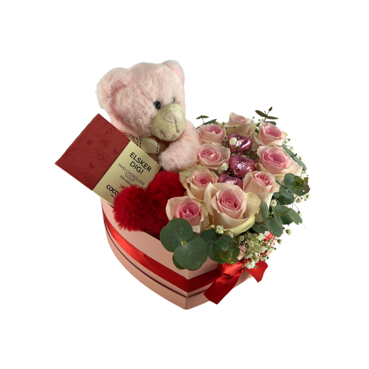 Hjerteformet  Æske med lyserøde roser ,bamse og Chokolade